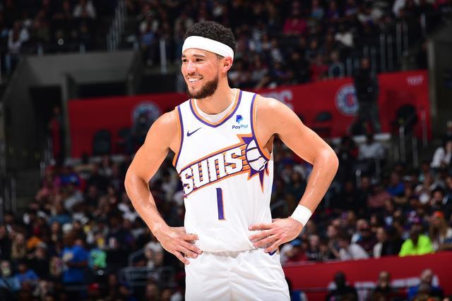 八村塁32+10詹姆斯23+14+12 湖人擒灰熊5连胜